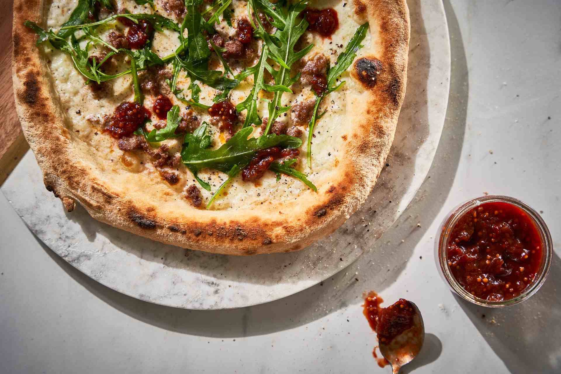 【お盆限定特割】ボビンレース用具セット 本格大型クッション60cm＆ボビン33本 Bratwurst Pizza with Rhubarb Chutney and Arugula Recipe — Ooni USA