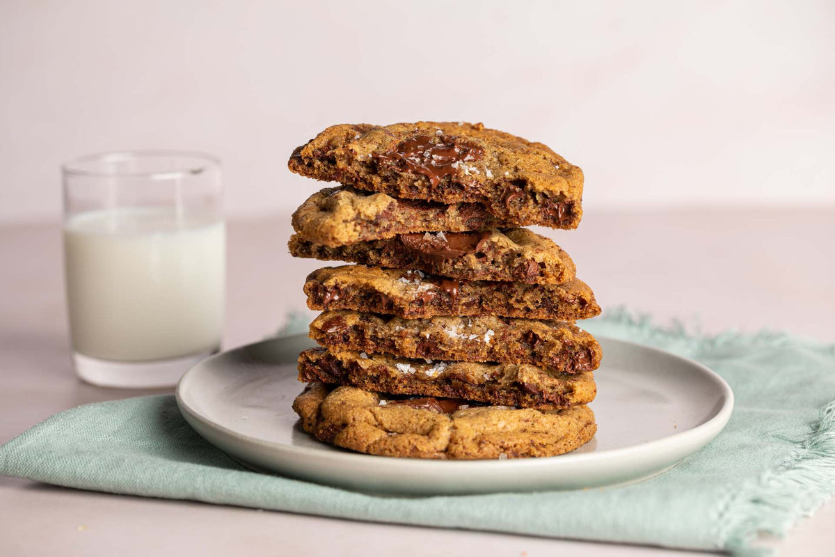 Salted Chocolate Chip Skillet Cookie — Ooni USA