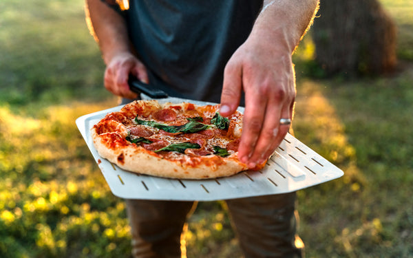 Ooni Pizzaiolo Tablier de Cuisine - Accessoires Four a Pizza Ooni - Tablier  Cuisine Homme & Femme - Tablier Noir - Sentez comme un vrai Pizzaiolo chez  vous! : : Cuisine et Maison