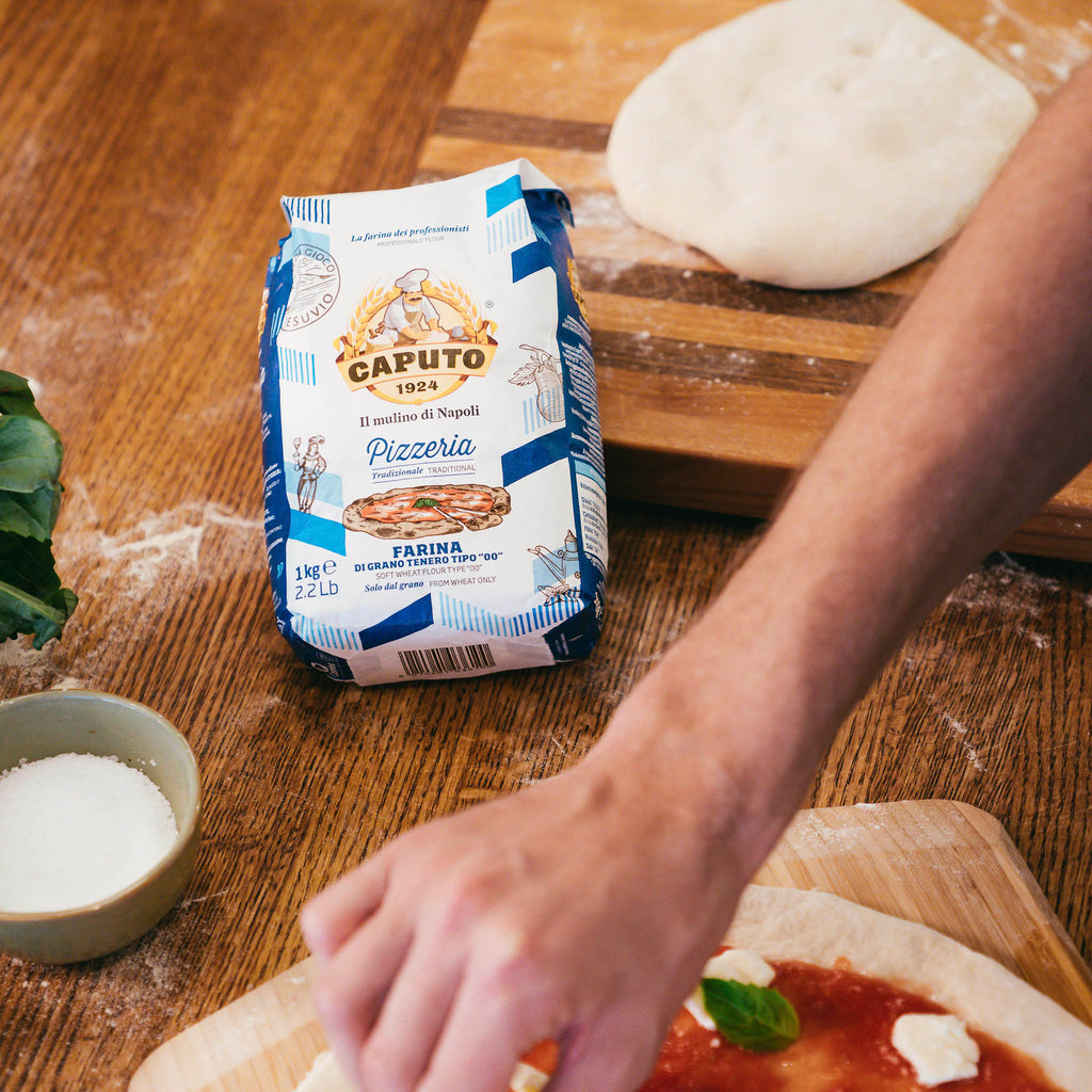 Antimo Caputo Pizzeria Pizza Flour 25 kilo (55lb) Bag – Taylor's Market &  Kitchen